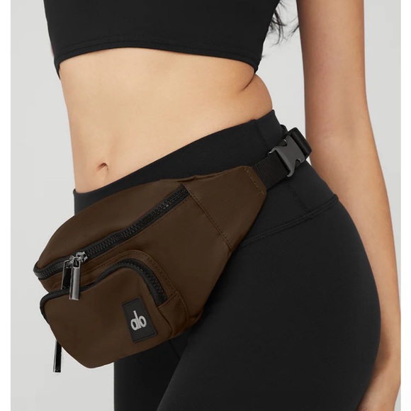 ALO Yoga | Bags | Explorer Fanny Packespresso New | Poshmark
